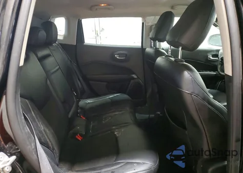 2018 Jeep Compass Latitude z USA, uszkodzony, nr VIN 3C4NJDBB9JT281390